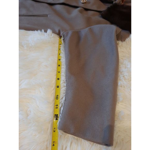 Vintage 1960s Womens Wool and Fur 3/4 Sleeve Coat Moth Holes - Picture 14 of 16